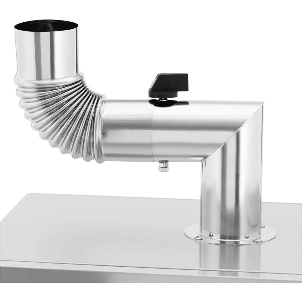 Røykovn, sølvfarget metallrør med vinkel og reguleringsspjeld, montert med bolter på flat overflate.