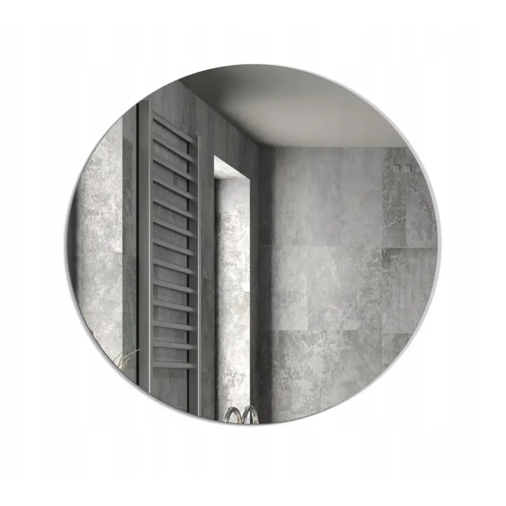 Rundt LED-speil Rondo 90 cm, frontvisning med opplyst kant og speilbilde av grått baderom.