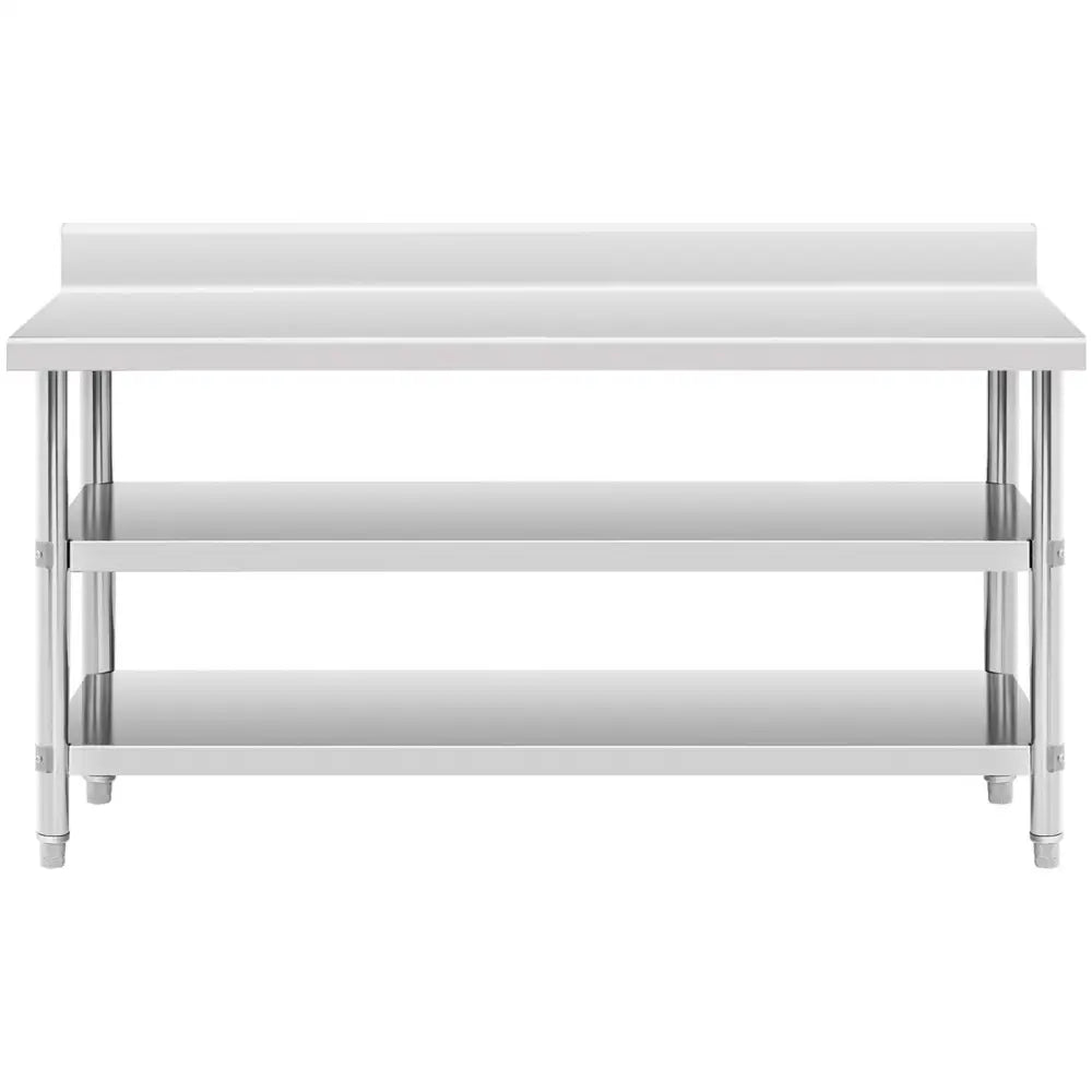 Rustfritt stålarbeidsbord med veggmontering, frontvisning med bakkanter og to åpne hyller under bordplaten.