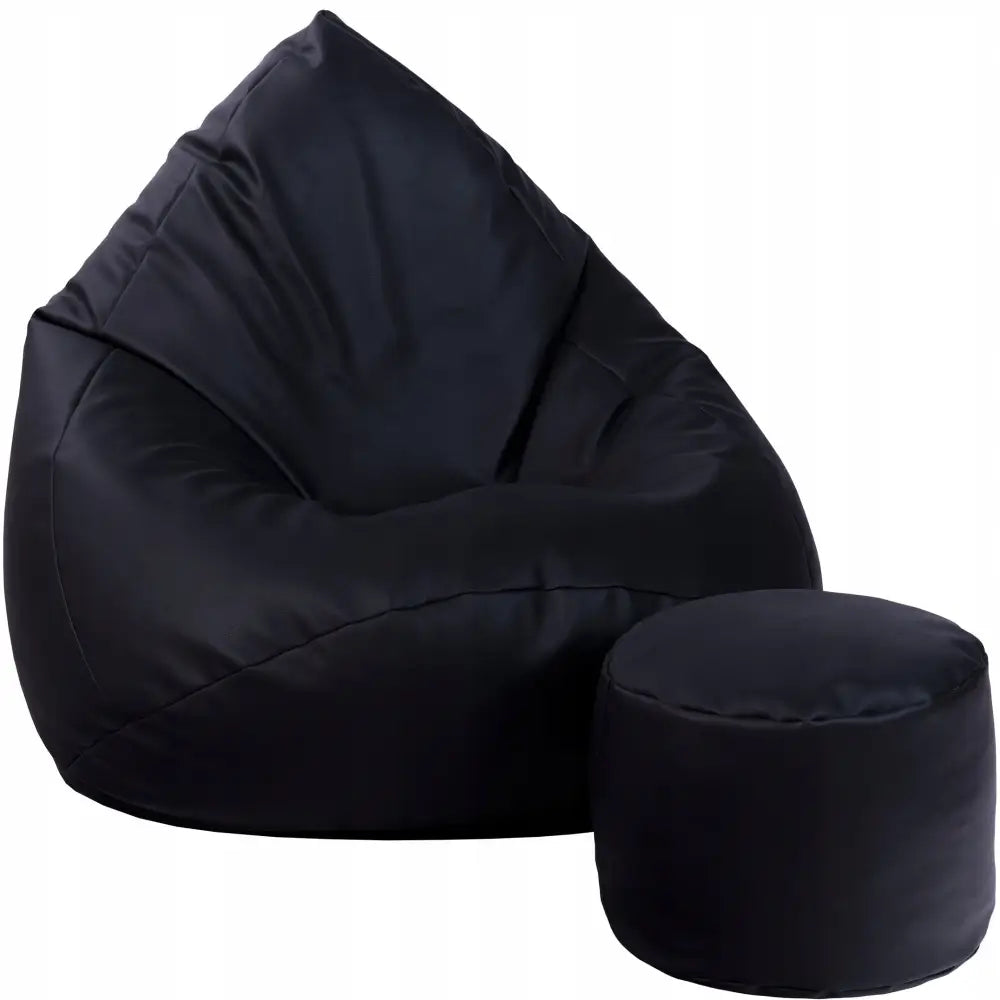 Sakkosekk Puff XXL i sort med matchende rund puff, sett skrått forfra, glatt tekstur tydelig synlig.