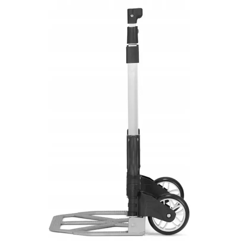 Sammenleggbar aluminiumstralle, sidevisning med utfelt plattform, store hjul og teleskophåndtak med sorte detaljer.