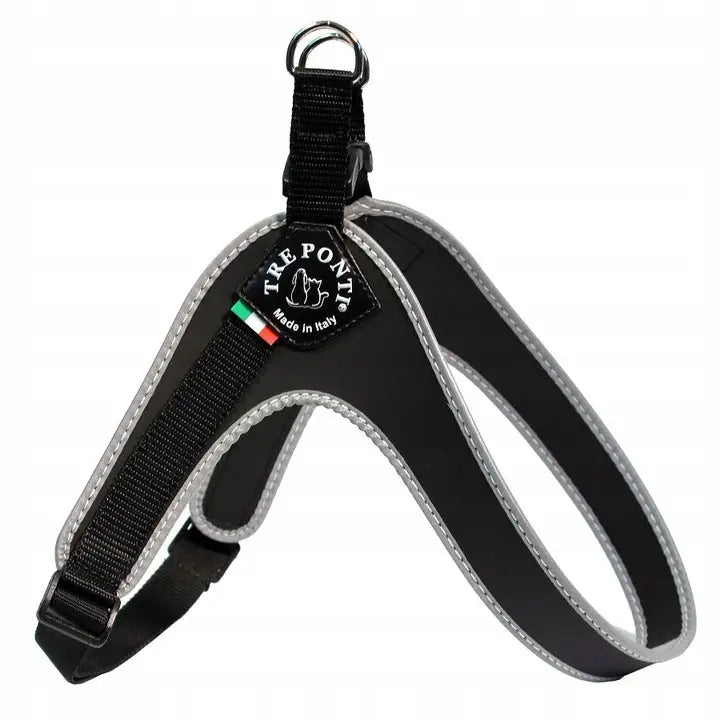 Sele til Mops og Shih Tzu fra Tre Ponti, sort og grå nylon, sidevisning med reflekskant og sølv D-ring.