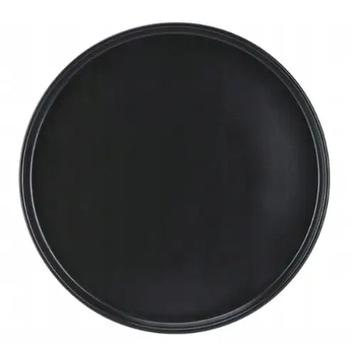 Rundt svart serveringsbrett i plast med forhøyet kant, vist ovenfra uten dekor eller tekstur.