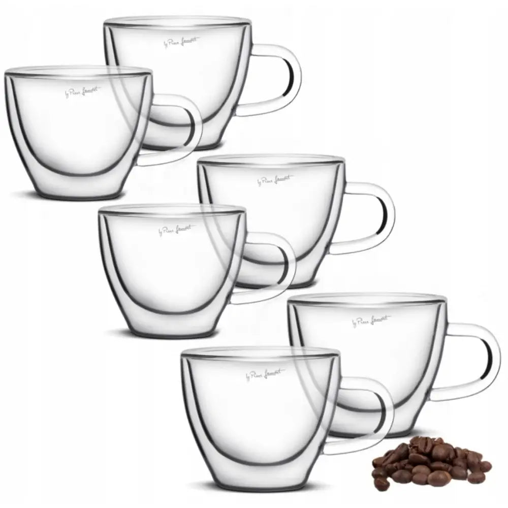 Sett med seks cappuccinokopper i klart glass med doble vegger, skrå frontvisning og kaffebønner foran.