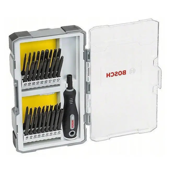 Sett med bits og skrutrekker fra Bosch i åpen, gjennomsiktig boks med gul bakgrunn og synlig logo.