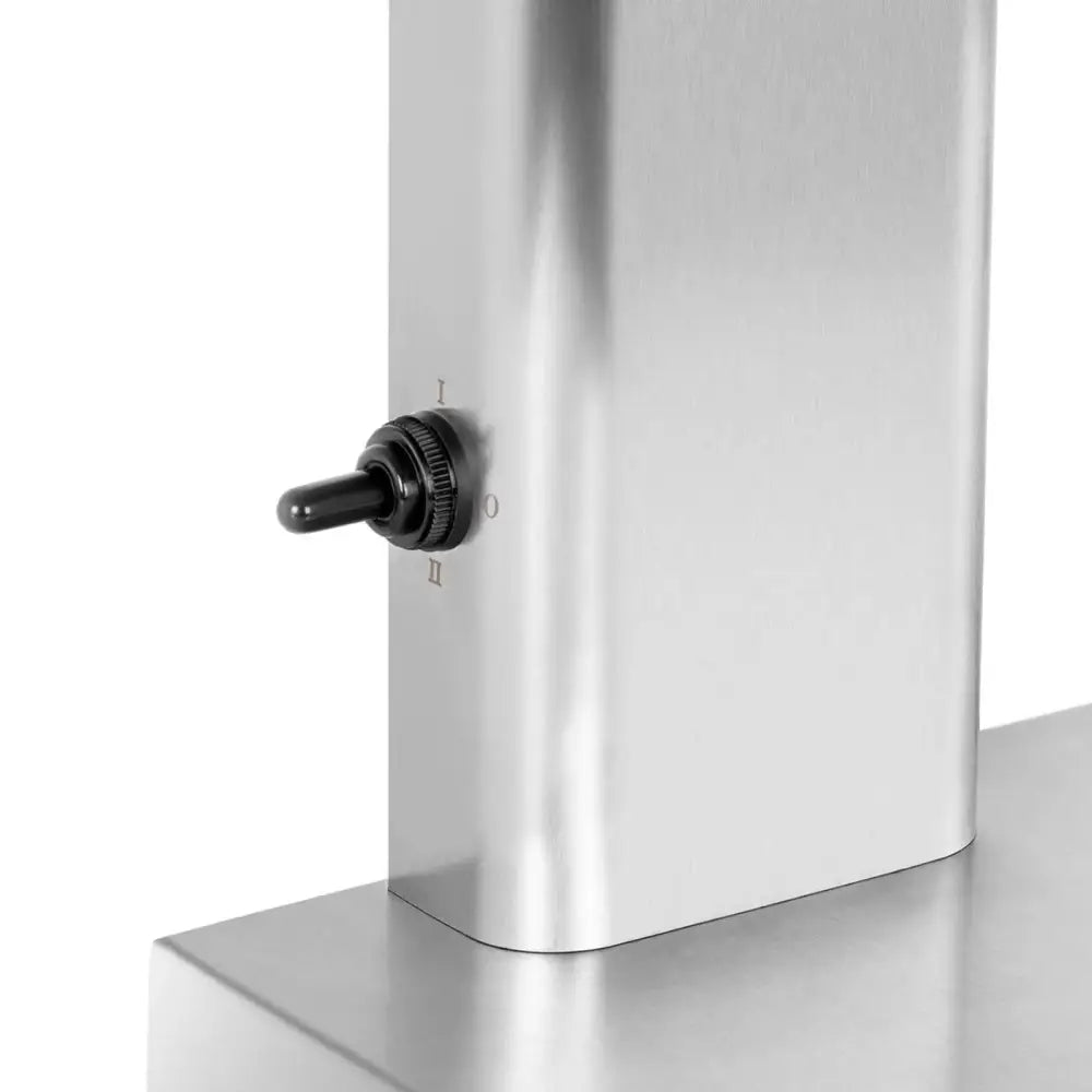 Shaker blenderbar cocktail smoothie, nærbilde av sort vippebryter på børstet stål med I, 0 og II markeringer.