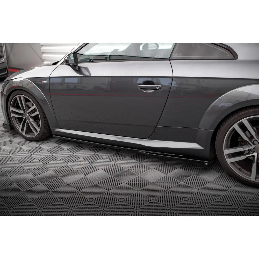 Sideskjørt Audi Tt S-line 8s