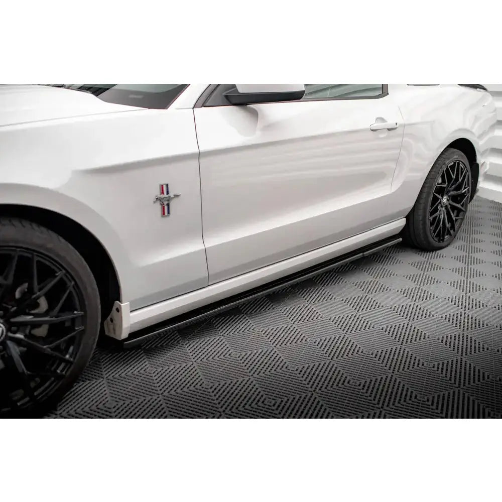 Sideskjørt Ford Mustang Mk5 Facelift