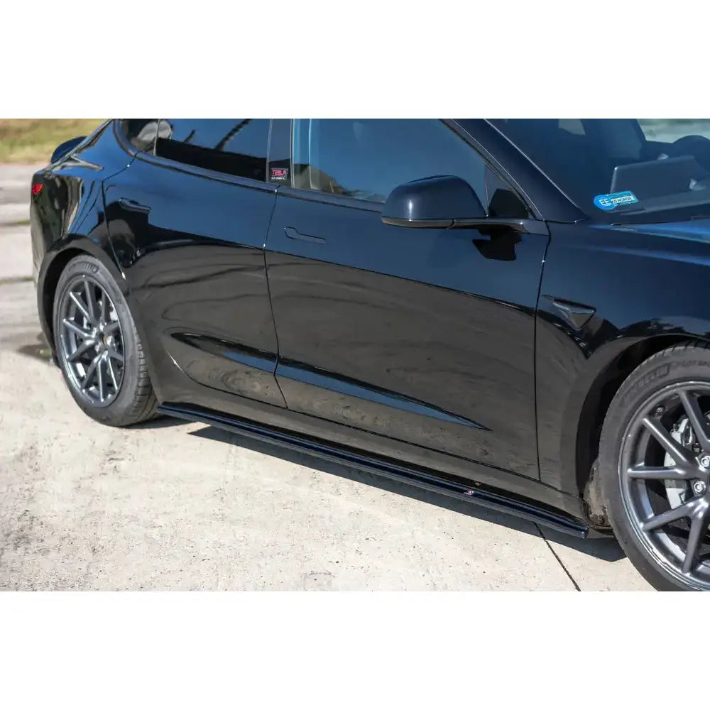 Sideskjørt Tesla Model 3