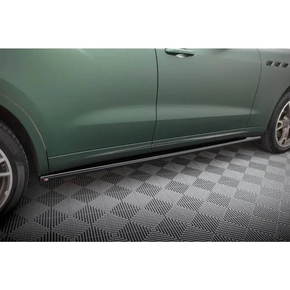 Sideskjørt Maserati Levante Mk1