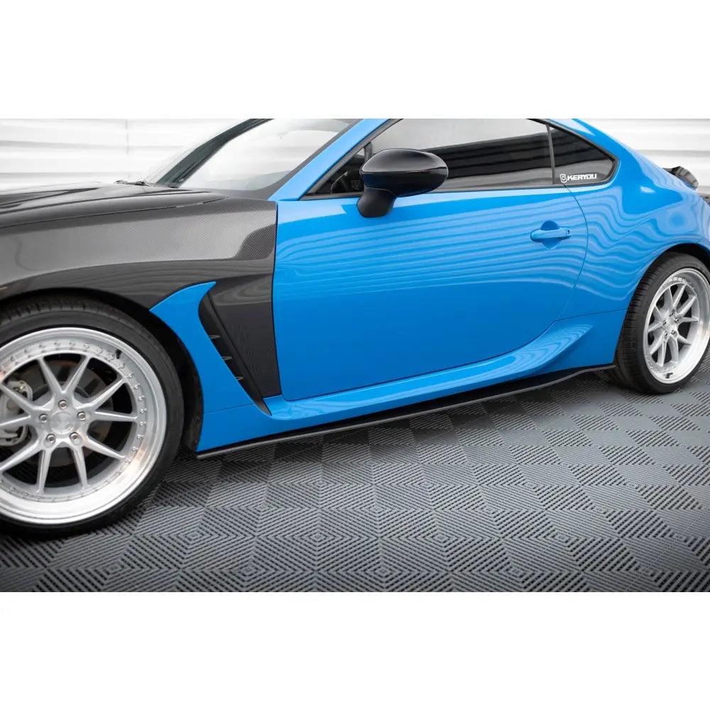 Sideskjørt Street Pro V1 Toyota GR86 Mk1 – sidevisning høyre