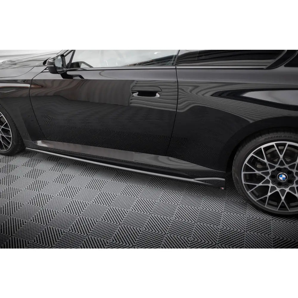 Nærbilde sideskjørt for BMW 2 Serie G42 – detalj