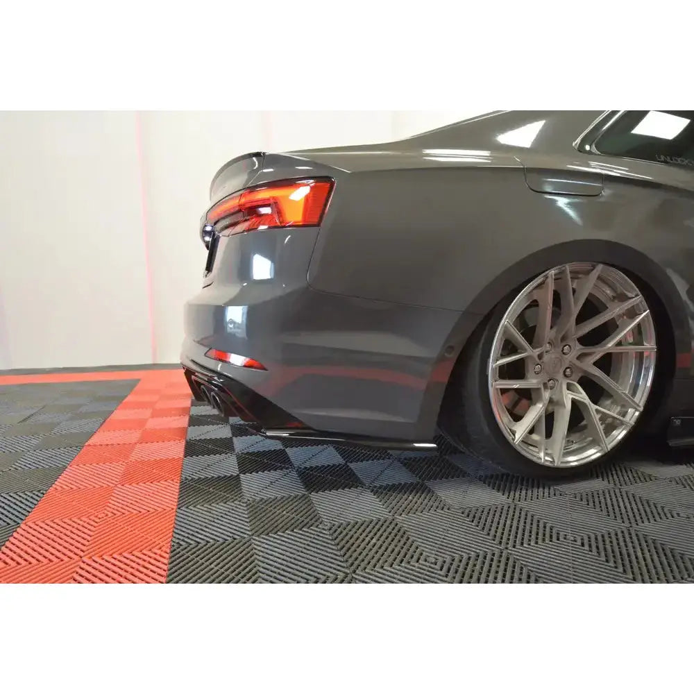 Sidesplittere bak Audi S5 F5