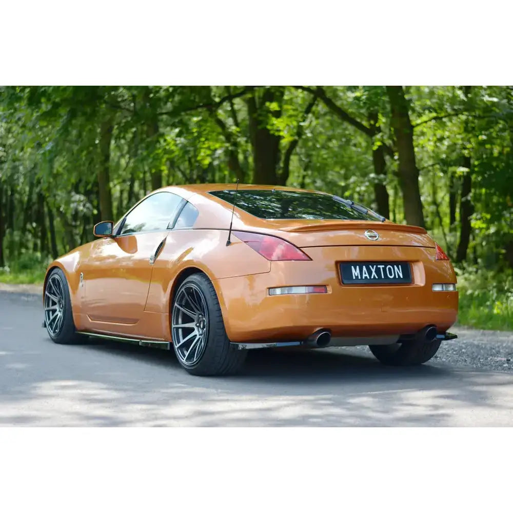 Sidesplittere bak Nissan 350z
