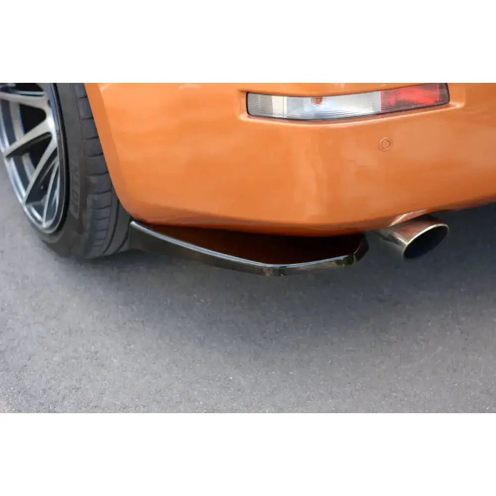 Sidesplittere bak Nissan 350z