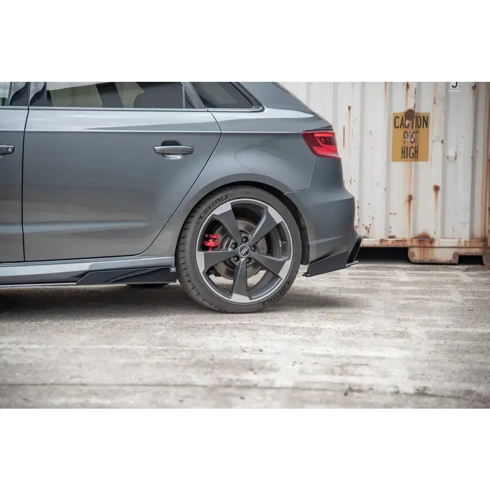 Sidesplittere bak Racing + Flaps Audi Rs3 8v Sportback