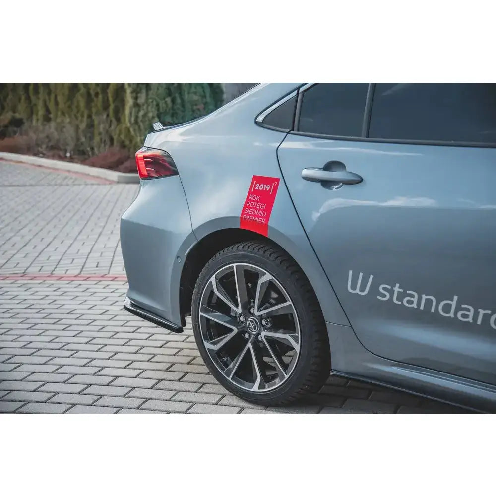 Sidesplittere bak Toyota Corolla Xii Sedan