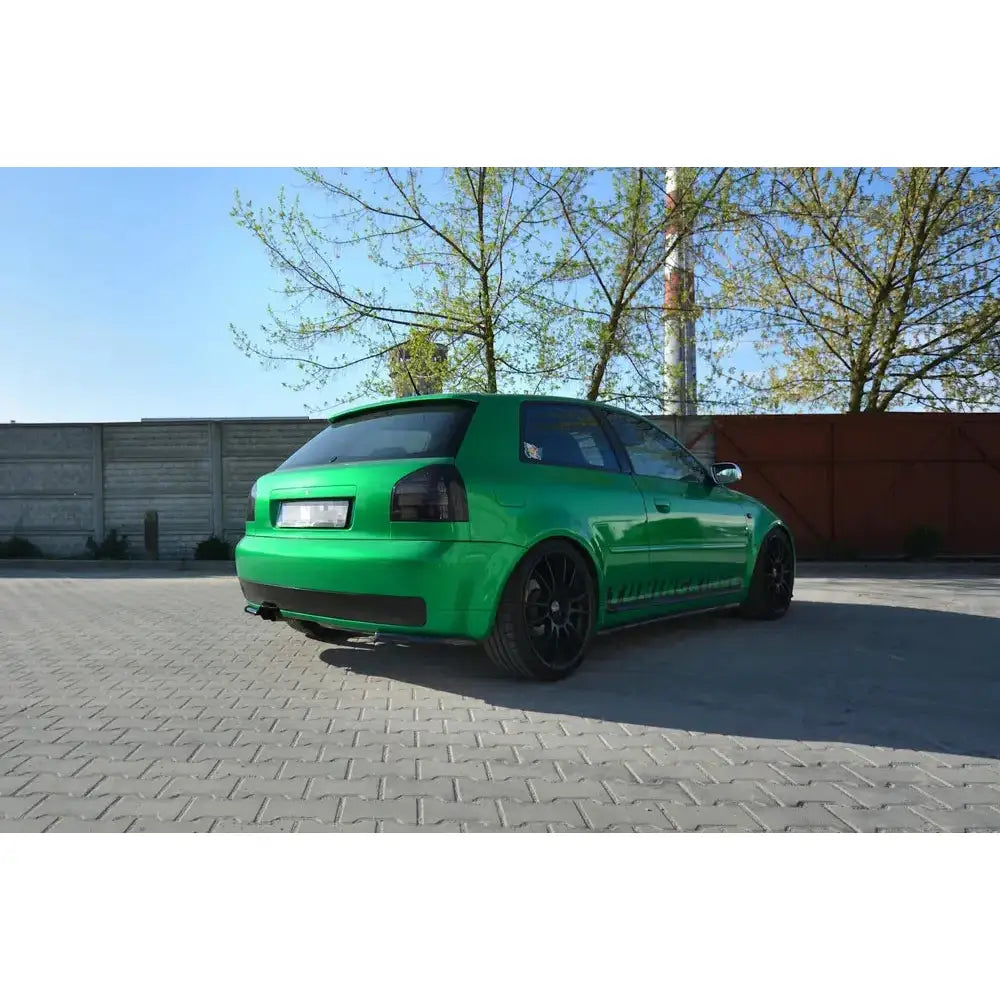 Sidesplitters bak Audi S3 8l