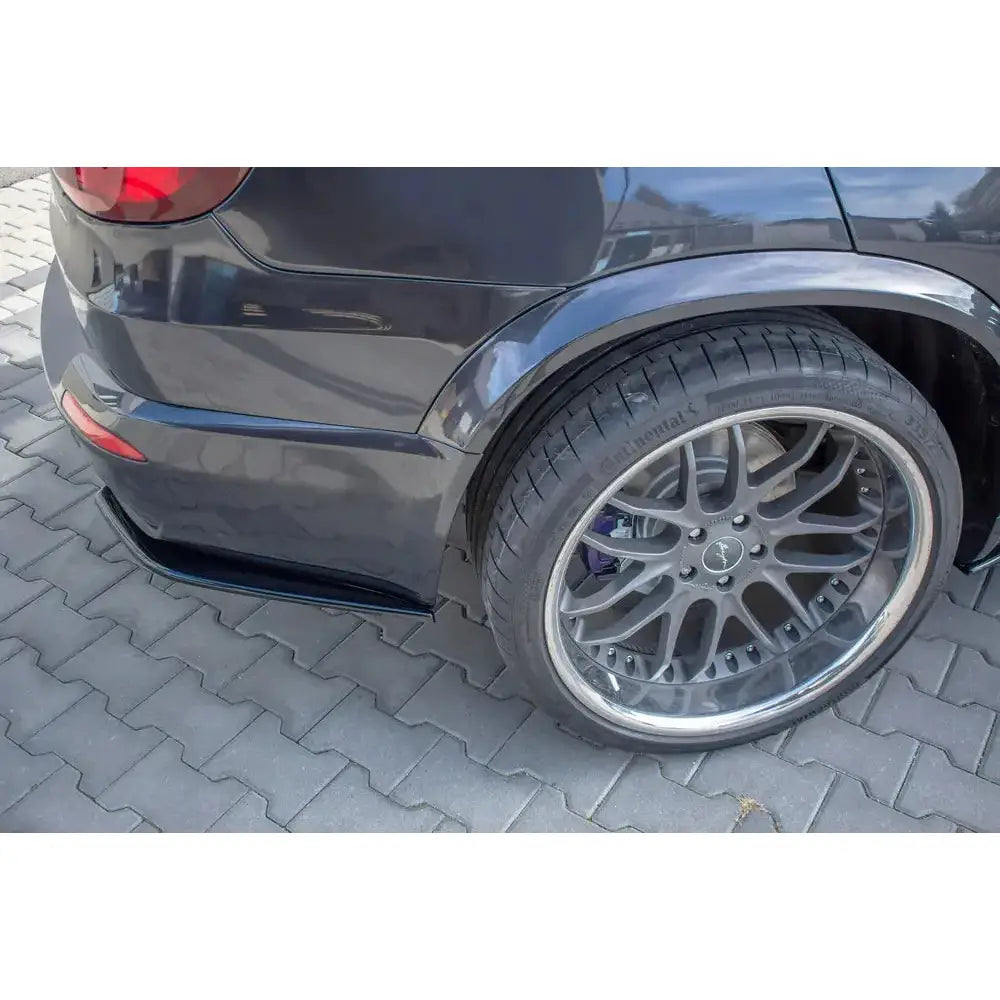 Sidesplitters bak BMW X5 E70 M-Pack sett fra skrå vinkel, tydelig kurvet profil og solid konstruksjon