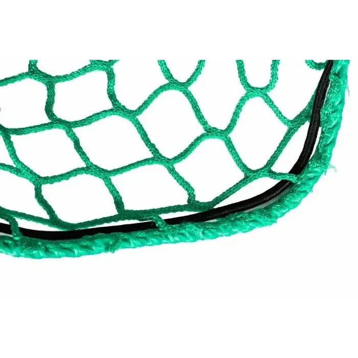 Sikkerhetsnett for tilhenger, nærbilde av grønt nett med solide knuter, forsterket kant og sort snor.