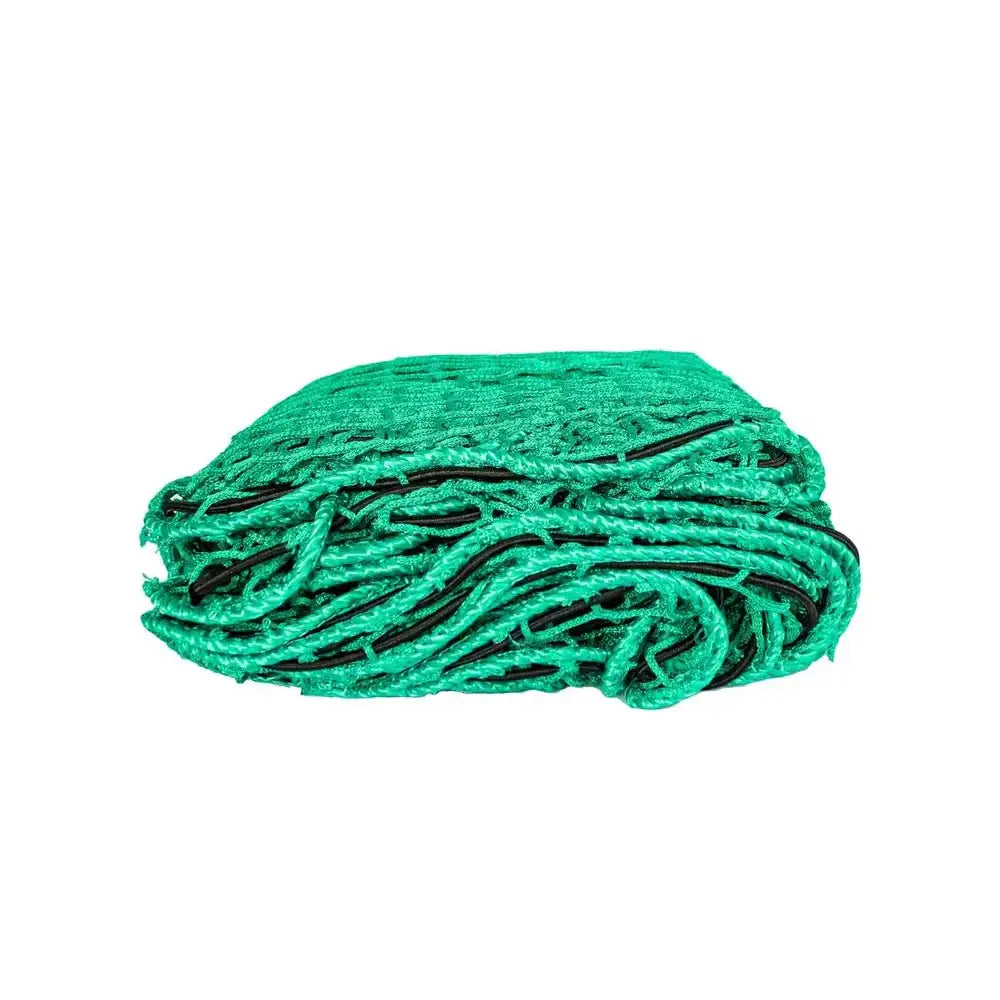 Sikkerhetsnett for tilhengere, grønt plastnett sammenbrettet med tydelig maskestruktur mot hvit bakgrunn.
