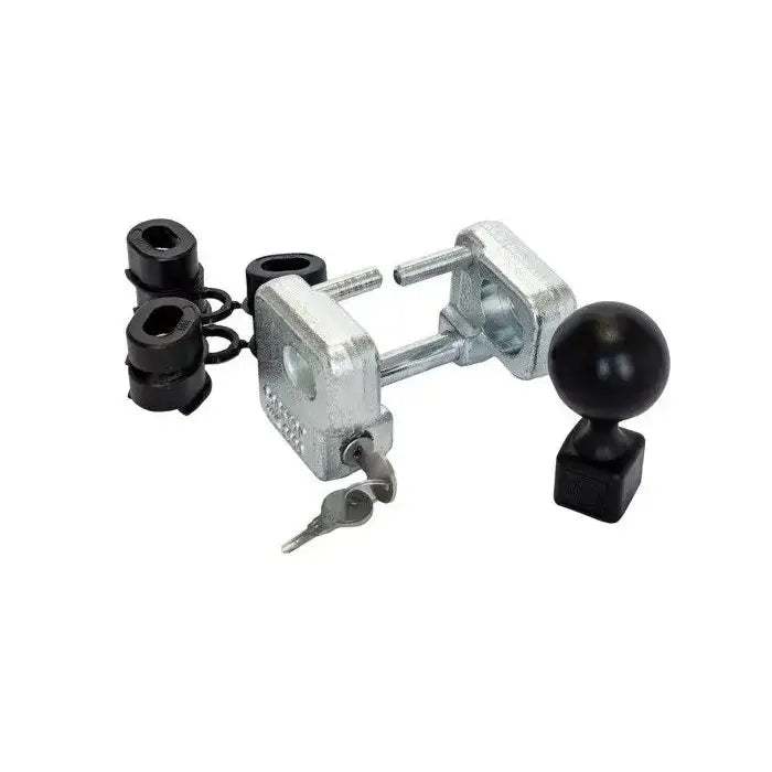 Sikring av tilhengerfeste Robstop WS 3000, skråvisning med nøkkel og sort kuleformet del på hvit bakgrunn.