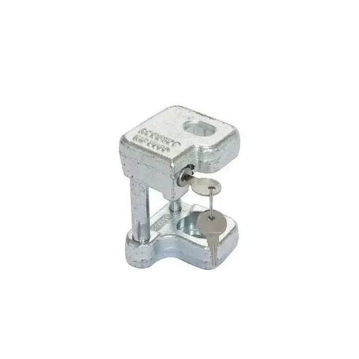 Sikring av tilhengerfeste Robstop WS 3000, skrÄvisning med to nÞkler i sylindrisk sÞlvlÄs mot hvit bakgrunn.