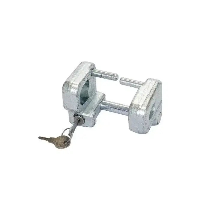 Sikring av tilhengerfeste Robstop WS 3000, nÊrbilde av lÄsen med nÞkkel og to parallelle bolter synlig.