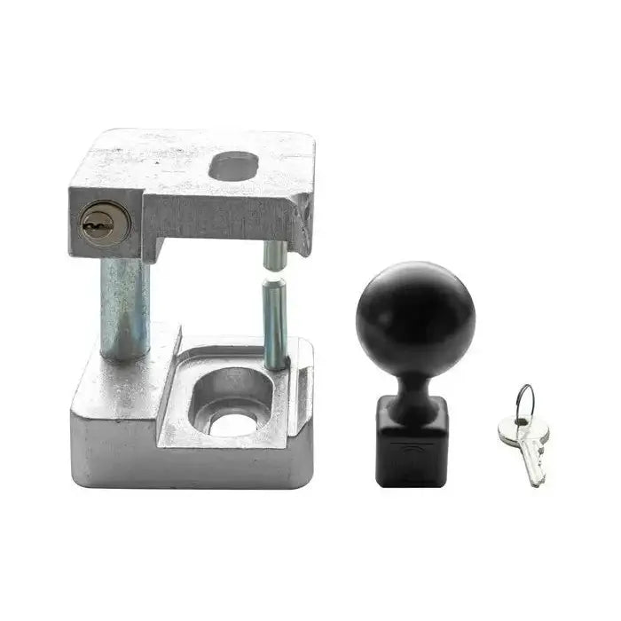 Sikring av tilhengerfeste Robstop WS 3500, frontbilde med sylinderlås, sort plastdel og to nøkler.