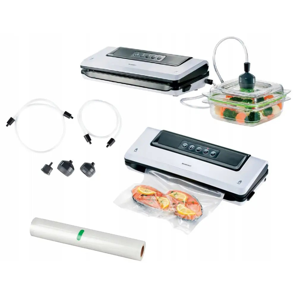 Silvercrest Foliepose Sveiseapparat med tilbehør, plastfolie og vakuumert pose med grønnsaker på kjøkkenbenk.