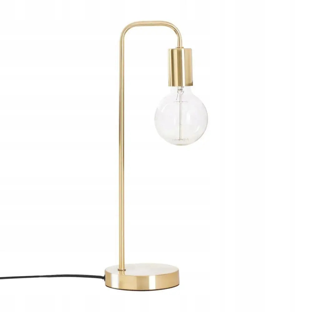Skrivebordslampe Keli i gullfarget metall, sideprofil med synlig lyspære og buet arm mot hvit bakgrunn.