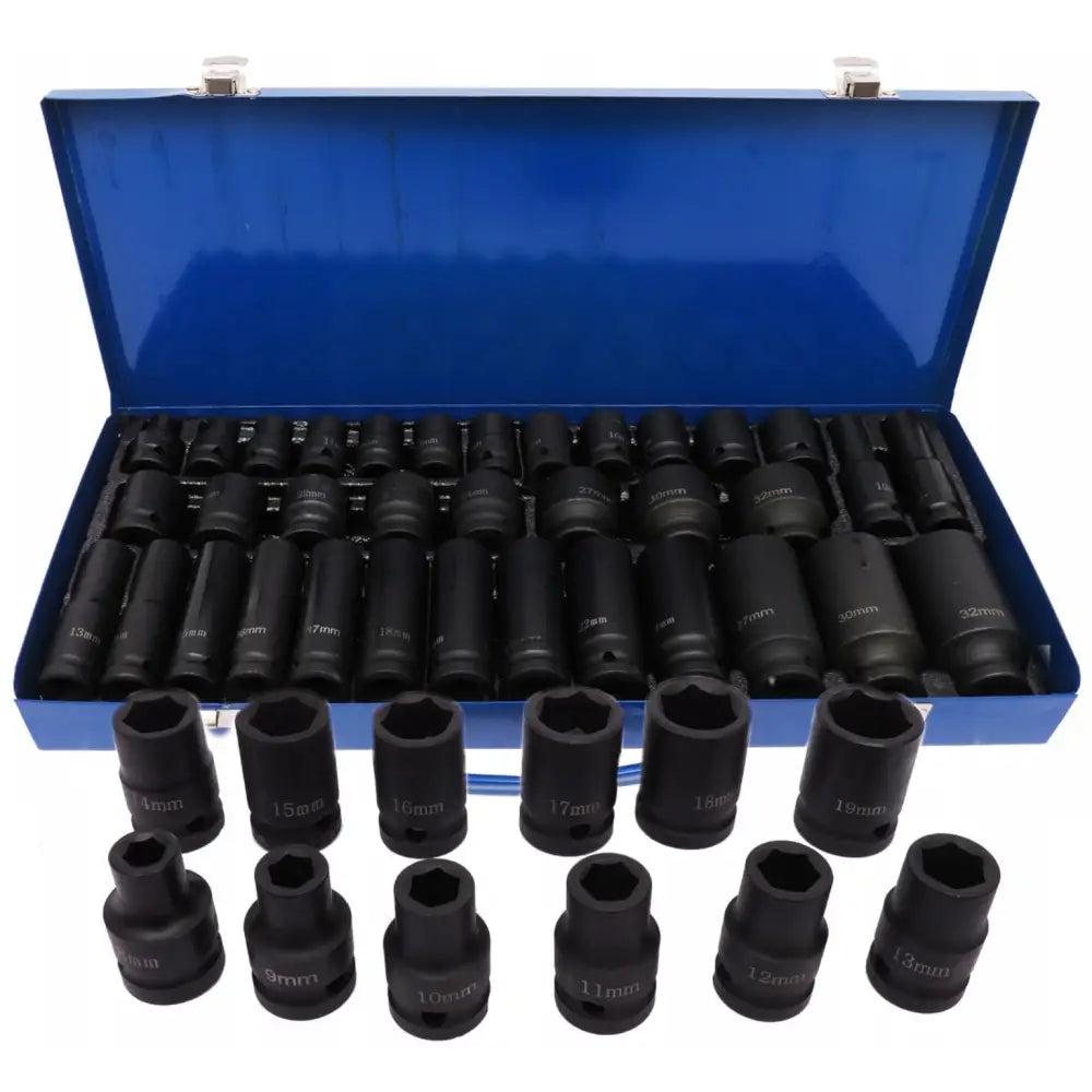 Slagpipetenner i metall, størrelser 8-32mm, sortert i blå åpen boks med tydelig merkede piper.