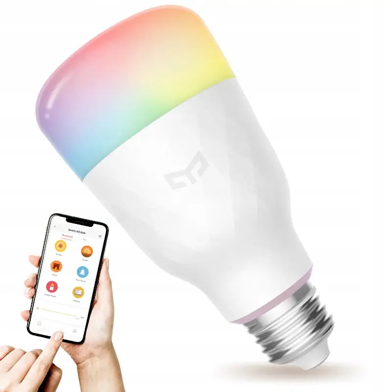 Smart Yeelight LED smartpære 1S RGB, skråvisning med mobilapp for fargevalg og fjernstyring.