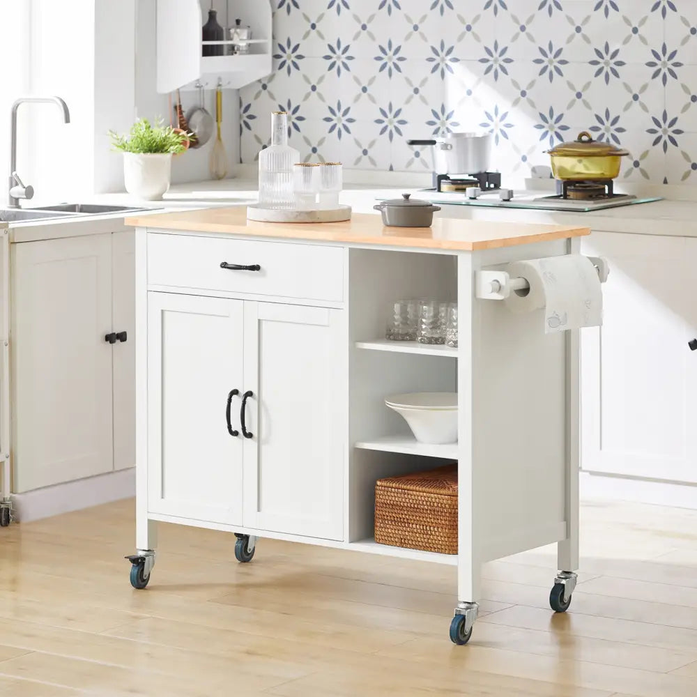 Sobuy kjøkkenvogn med lys treplate, vist skrått med åpne hyller, skuff, dører og papirholder på siden.