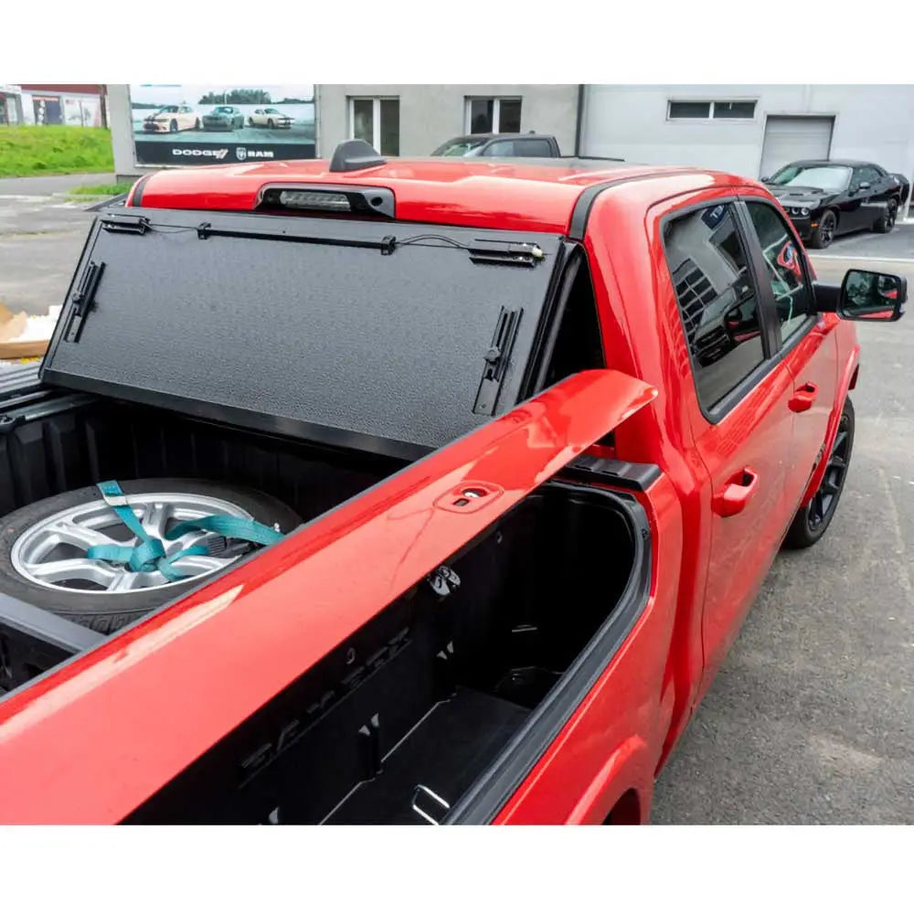Solid Deksel Trifold Rambox Lav Profil Ofd 5’7’’ - Ram 1500 Dt 19-
