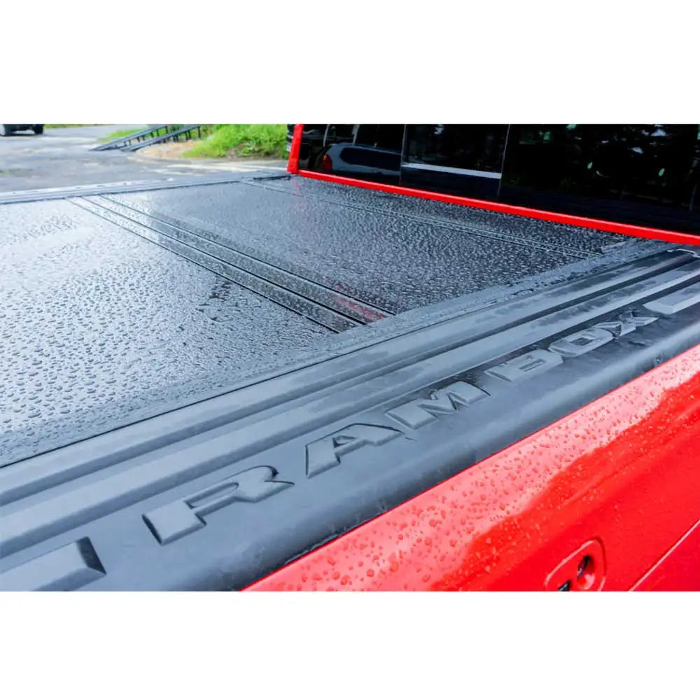 Solid Deksel Trifold Rambox Lav Profil Ofd 5’7’’ - Ram 1500 Dt 19-