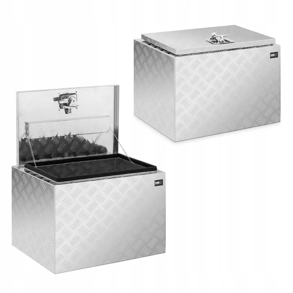 Solid verktøykasse i riflet aluminium, vist åpen og lukket med sort plastinnsats og låsemekanisme.