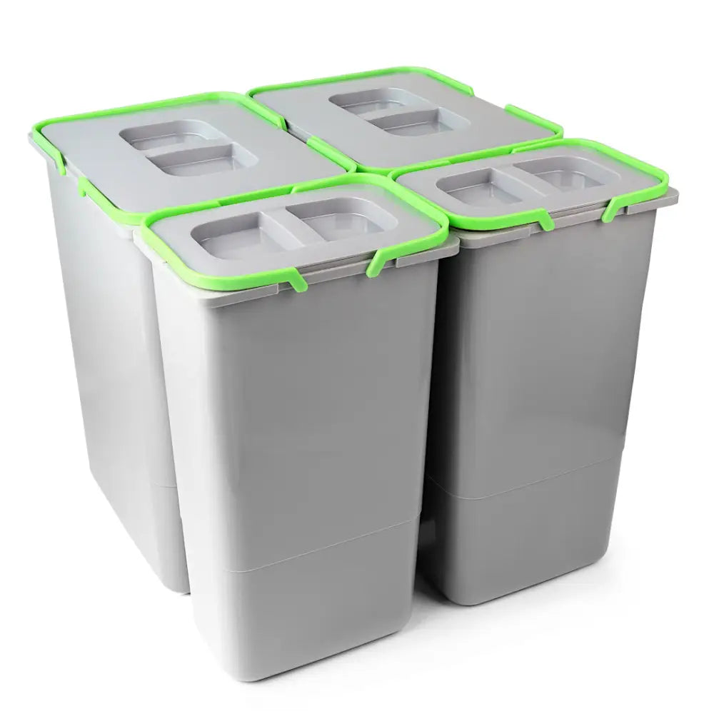 Sorteringsbøtte for 60 cm skap, fire grå beholdere med grønne lokk og bærehåndtak sett skrått ovenfra.