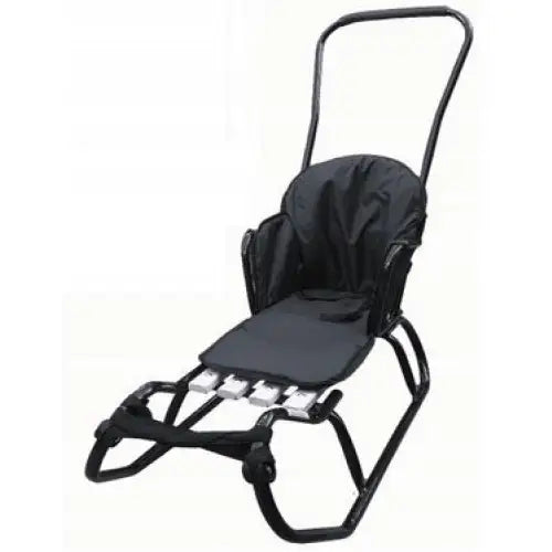 Sparkesykkel med ryggstøtte, polstret sete, sikkerhetssele og høyt skyvehåndtak sett fra skrå forside.