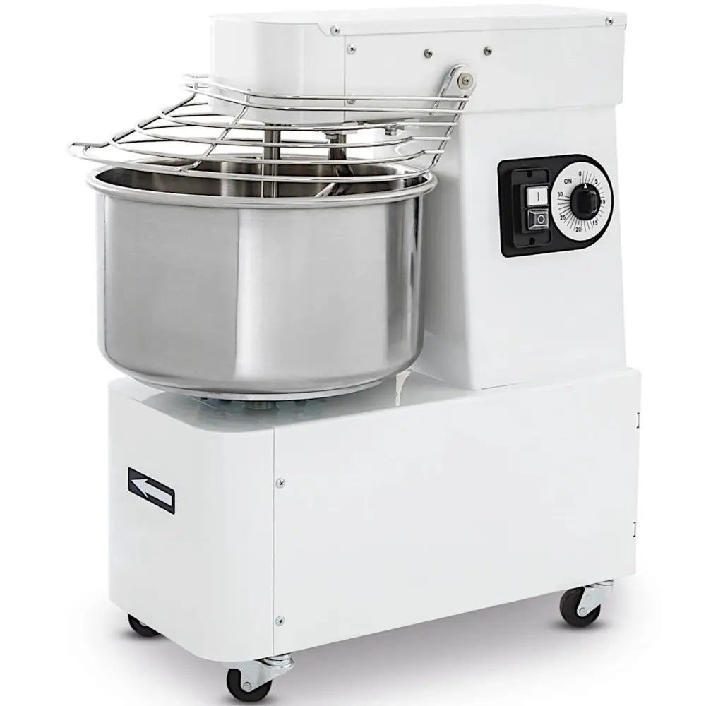 Spiralkjøkkenmaskin med fast hode, stor rustfri bolle, beskyttelsesrist og synlig kontrollpanel fra skrå vinkel.