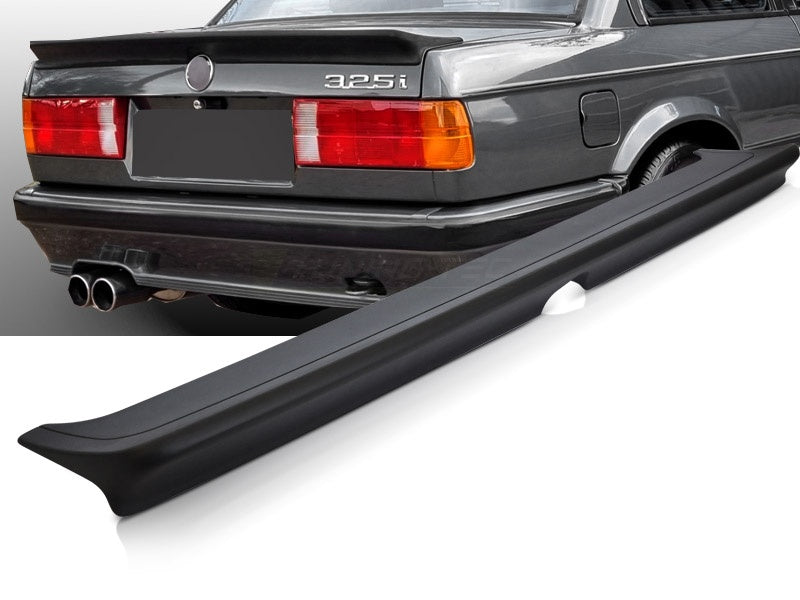 Bagasjelokkspoiler sport style BMW E30 sedan 1982–1990 sett bakfra