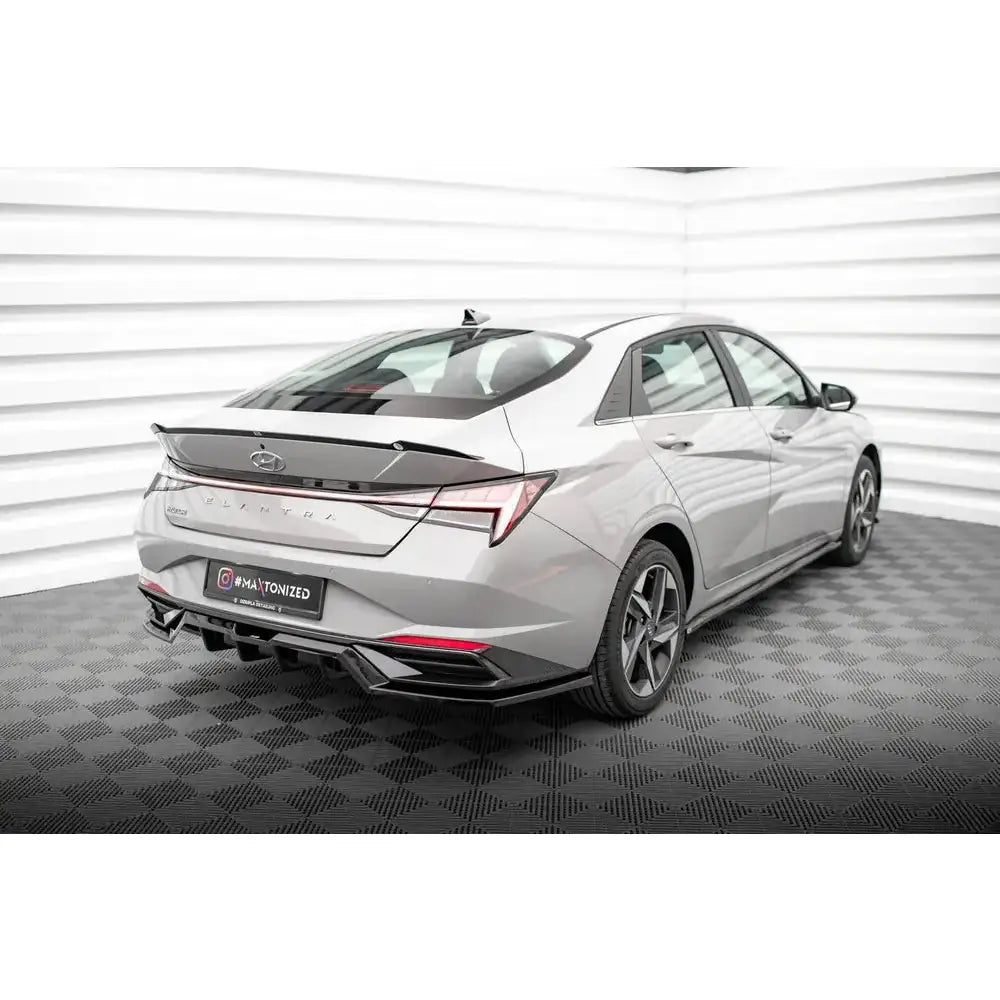 Spoiler Cap Hyundai Elantra Mk7