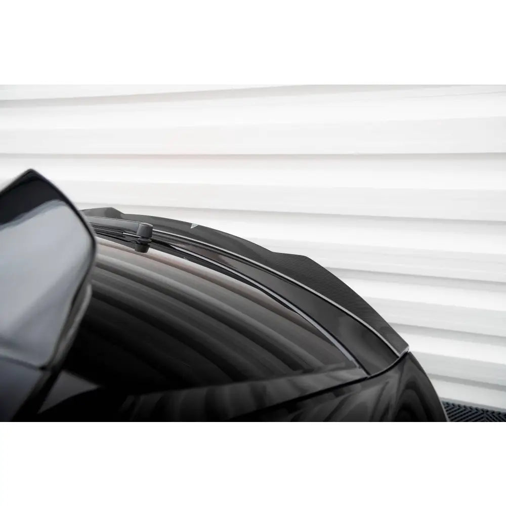 Audi RSQ8 Mk1 karbon spoiler V.1 montert med 3M-tape