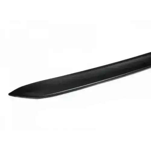 Spoiler Mercedes W213 fra Tuning-Tec mot hvit bakgrunn