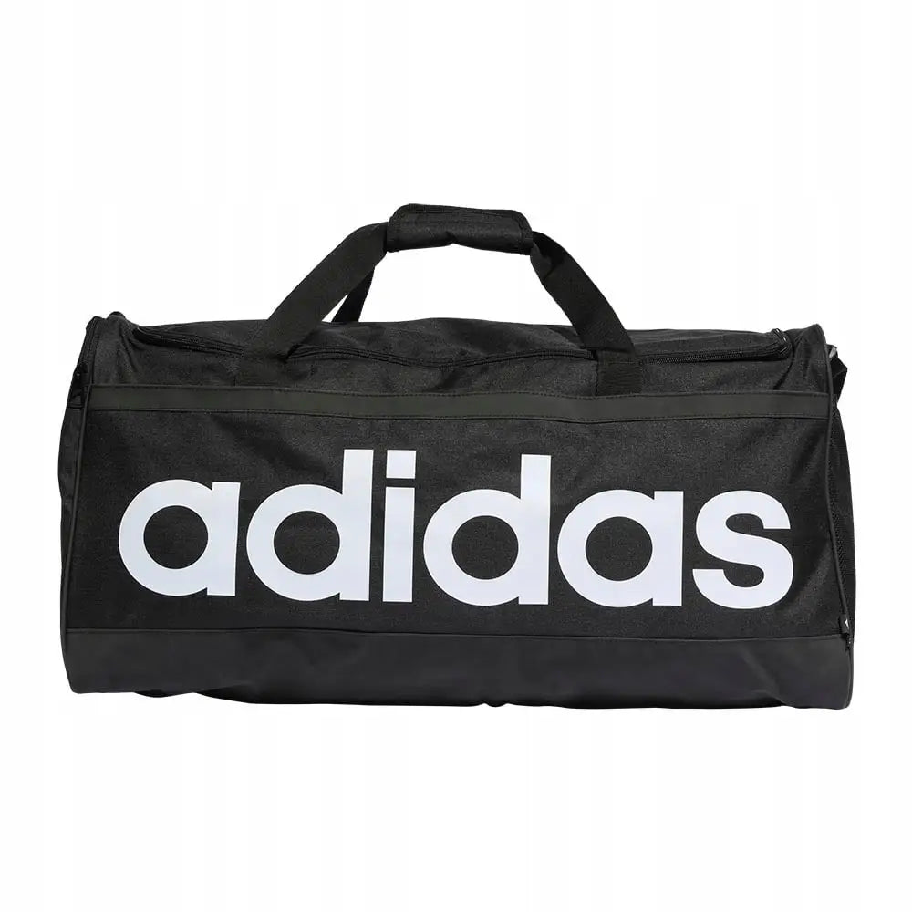 Sportsbag for trening fra Adidas, svart tekstil med store hvite Adidas-bokstaver og to bærehåndtak.