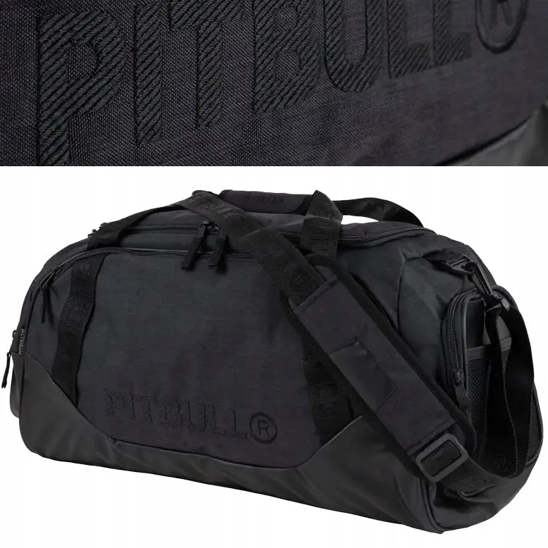 Sportstaske Pitbull Concord, svart bag med justerbar skulderreim, brodert logo og flere glidelåslommer.