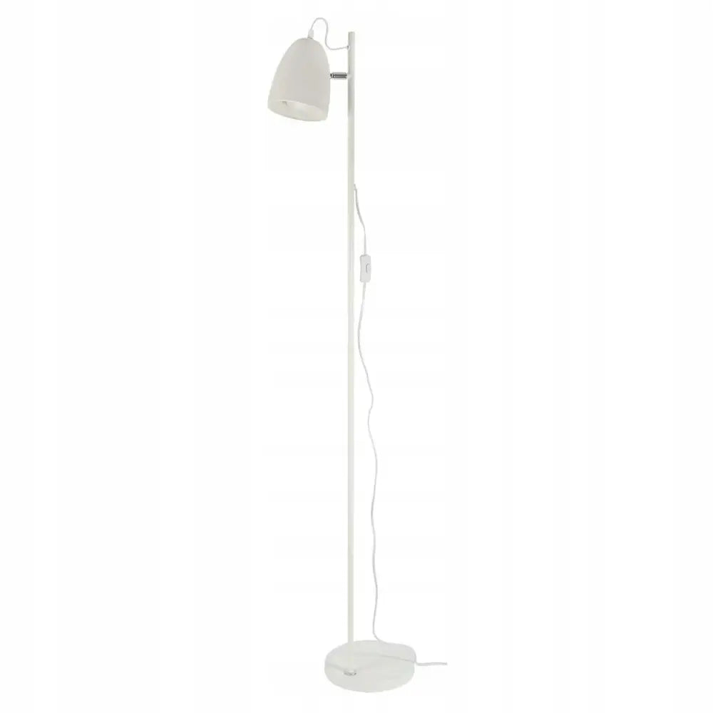 Stående gulvlampe i hvitt metall, sideprofil med rund fot, justerbar skjerm og synlig strømbryter på ledningen.