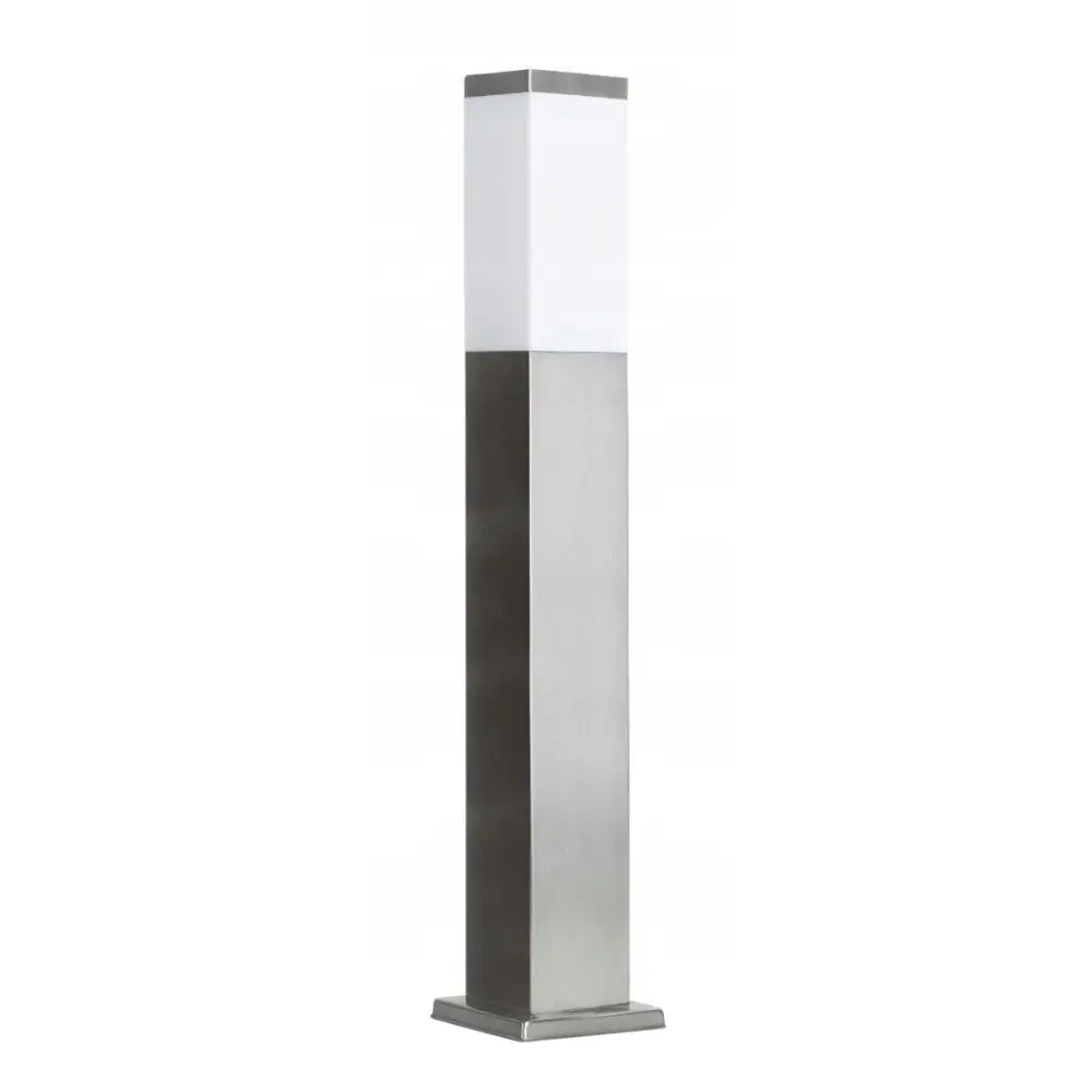 Stående hage lampe i rustfritt stål, skråvisning som fremhever matt hvit topp og moderne, kvadratisk design.