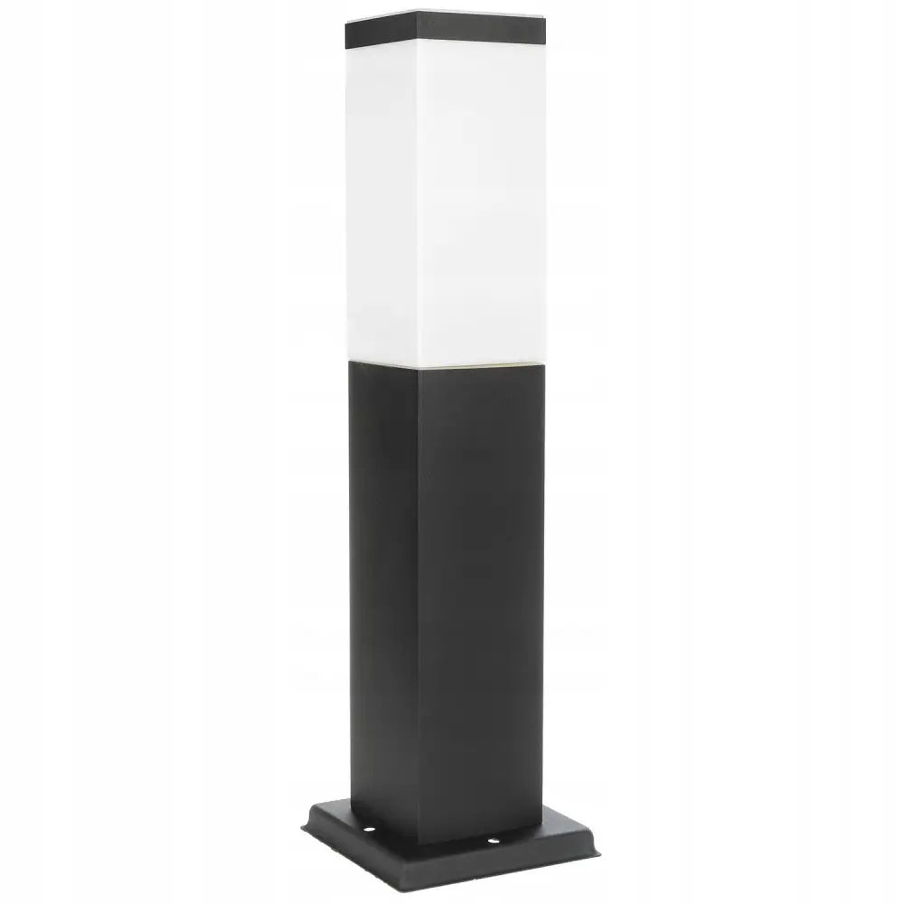 Stående hagelampe stolpe 65 cm, svart og hvit pullert i metall og plast, sett fra skrå vinkel.