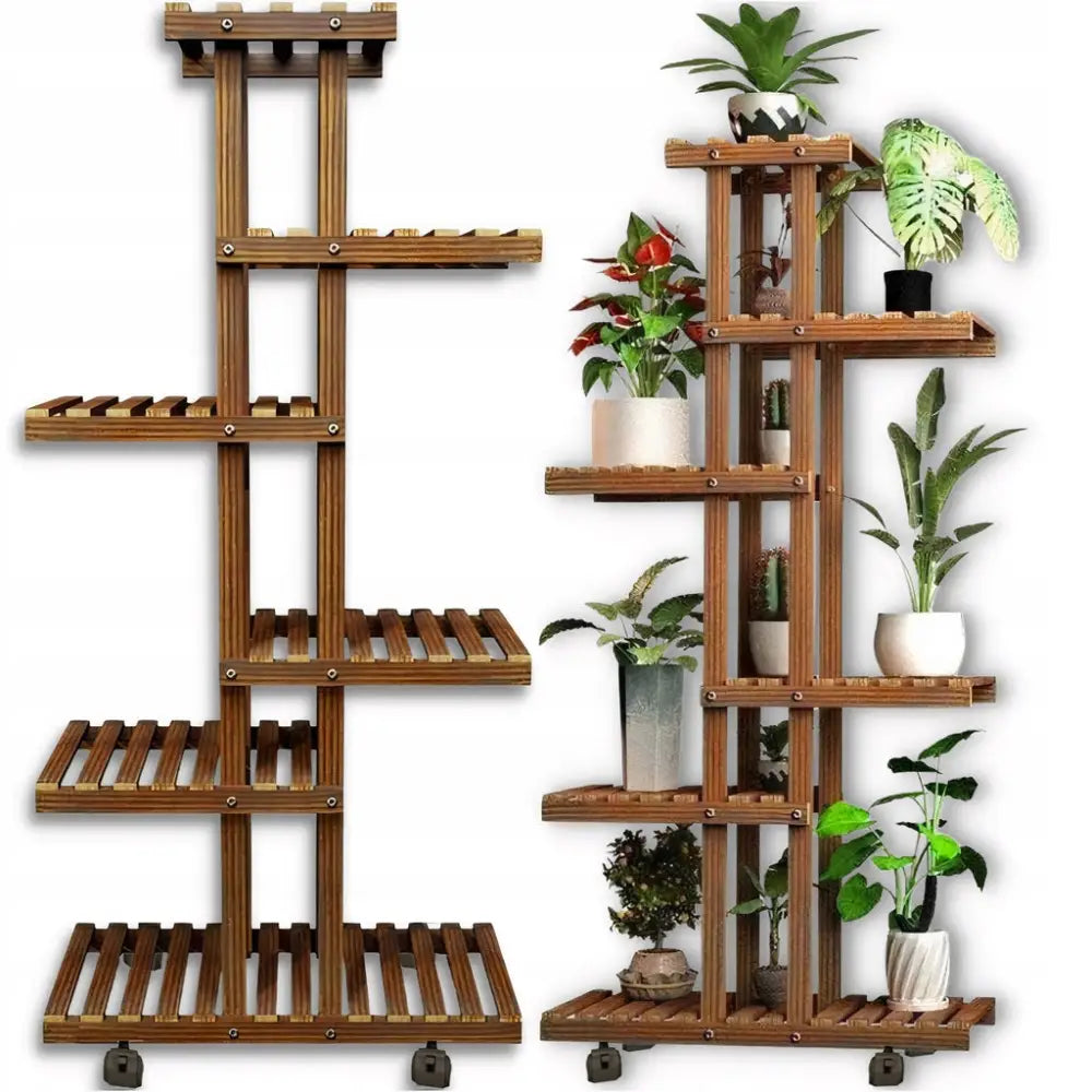Stående treblomsterstativ med fire åpne hyller og hjul, vist med potteplanter og tomme hyller.